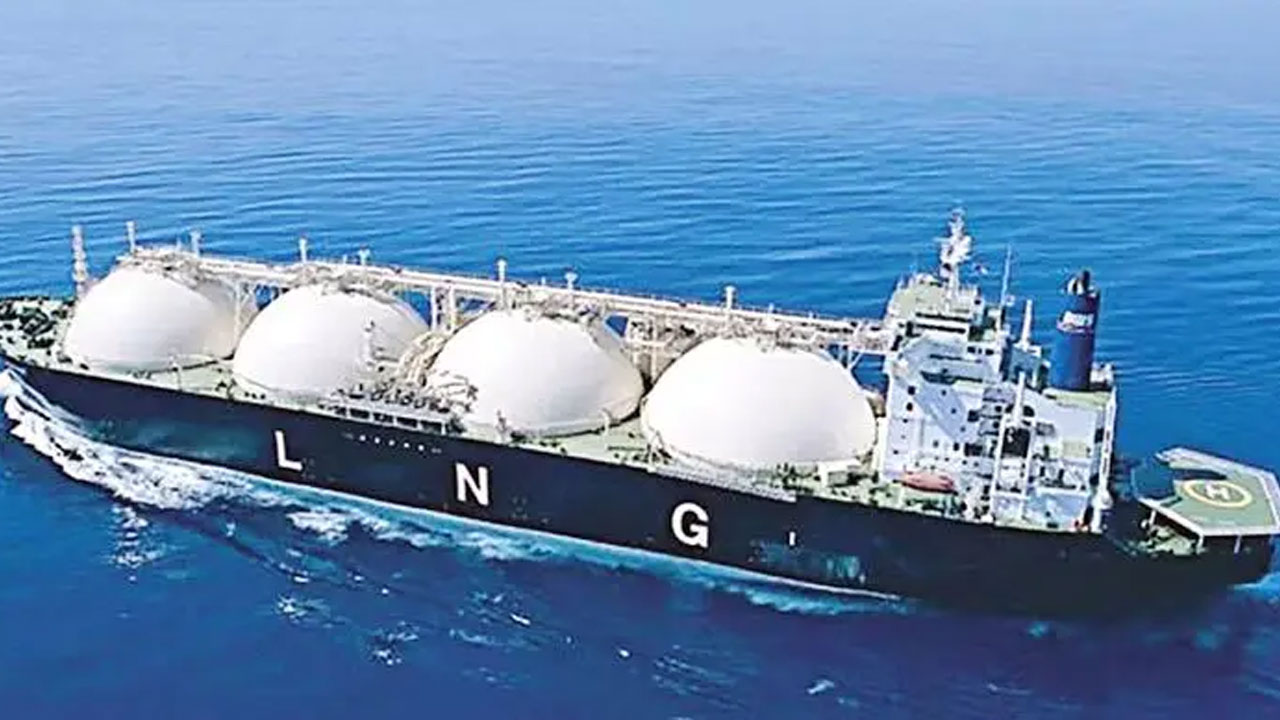 ৪৯০ কোটি টাকায় সিঙ্গাপুর থেকে এক কার্গো এলএনজি আমদানি